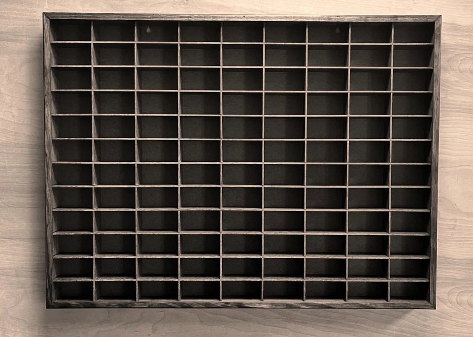 Vitrina de pared de madera hecha a mano para Matchbox/Hot Wheels mancha de nogal 1:64 Foto 2 de 4