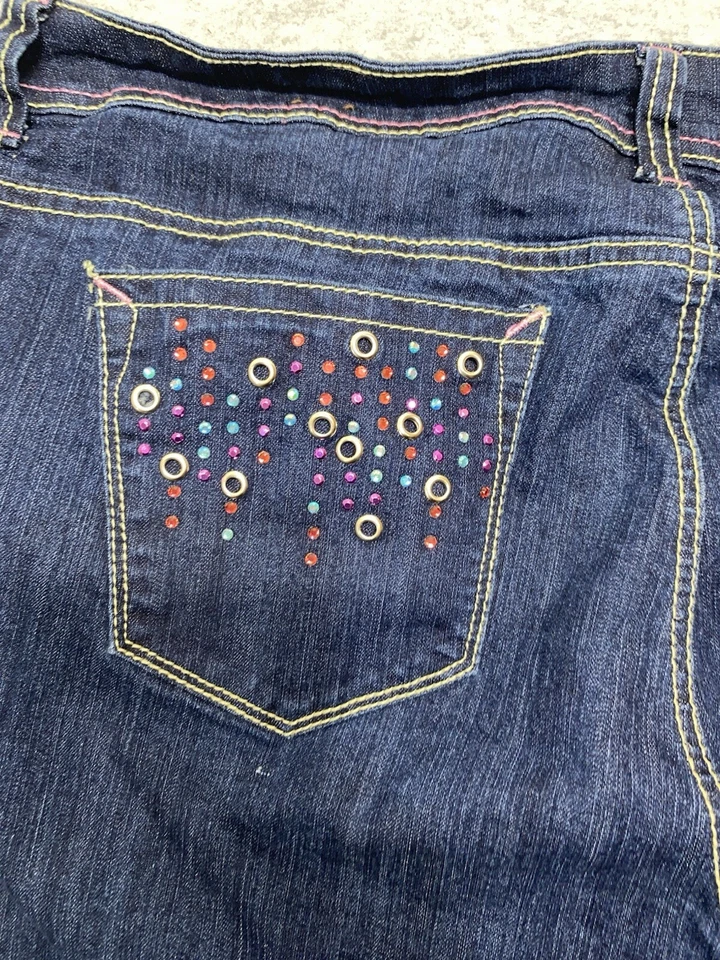 Pantalones cortos de mezclilla para mujer South Pole embellecidos bermudas "SP" lentejuelas usados en excelente estado talla 22 Foto 3 de 4