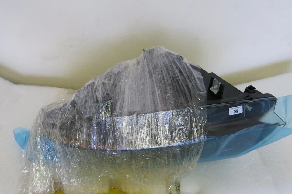 Conjunto de faros izquierdo Hella 354688051 para BMW 328i, 325i, 335i, 330i, 325xi, 328 Foto 2 de 4