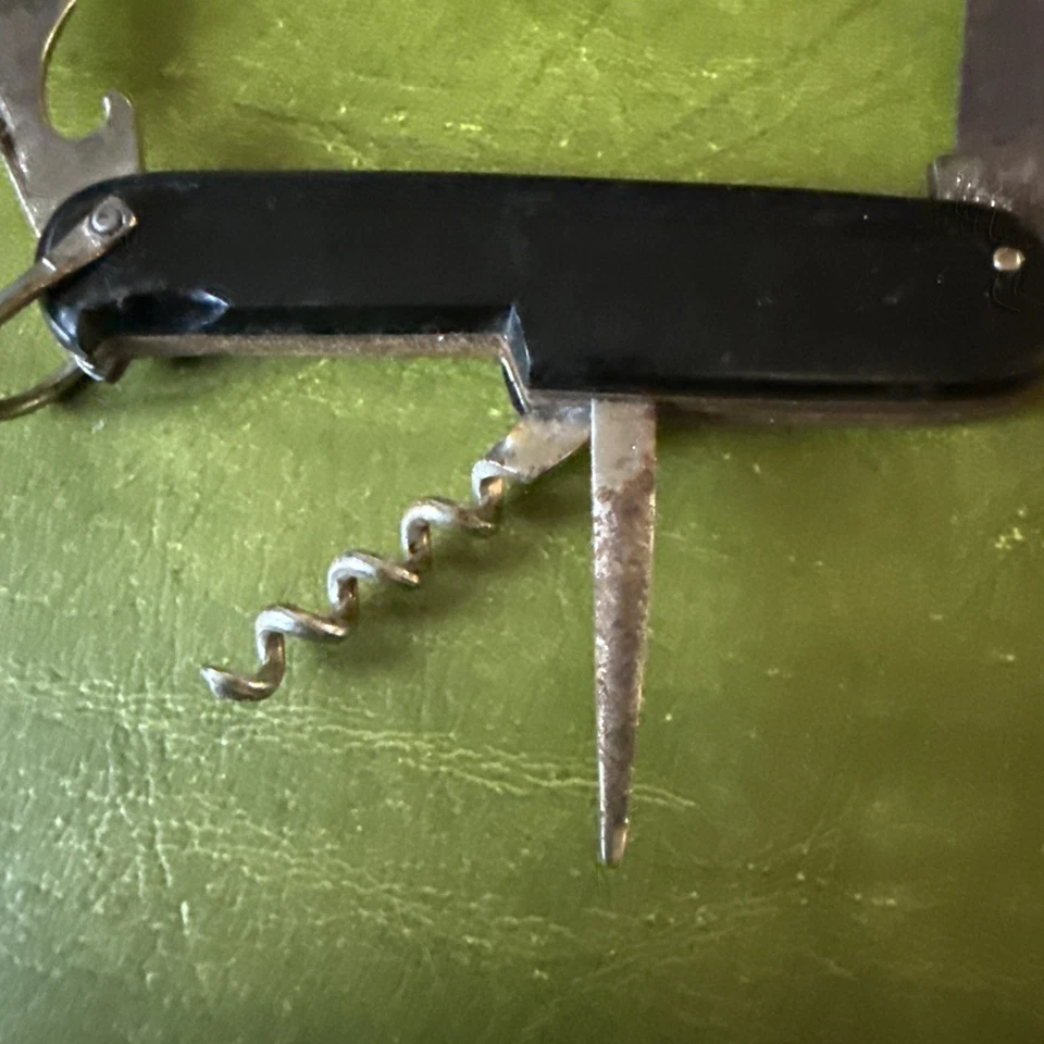 Cuchillo multiherramienta vintage negro alemán hoja plegable bolsillo ejército suizo acero antiguo Foto 2 de 4