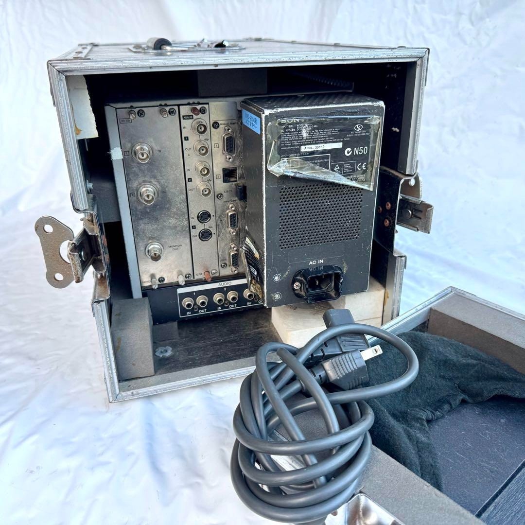 Sony BVM-D9H5J 9″ HD Master Monitor with AC-LMD9 Power Supply and