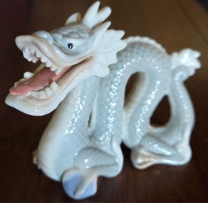 Vintage Japanese Porcelain Dragon Grey/White Serpentine 4"x 6" holding Pearl GGC