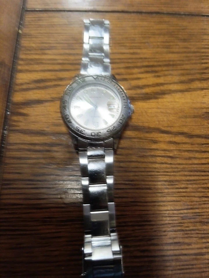 Reloj Sekonda Mujer 50 Metros Resistente al Agua Con Fecha Foto 3 de 4