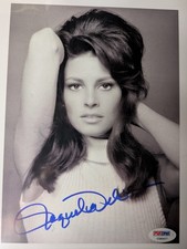 RAQUEL WELCH HAND SIGNED 8x10 PHOTO      YOUN...