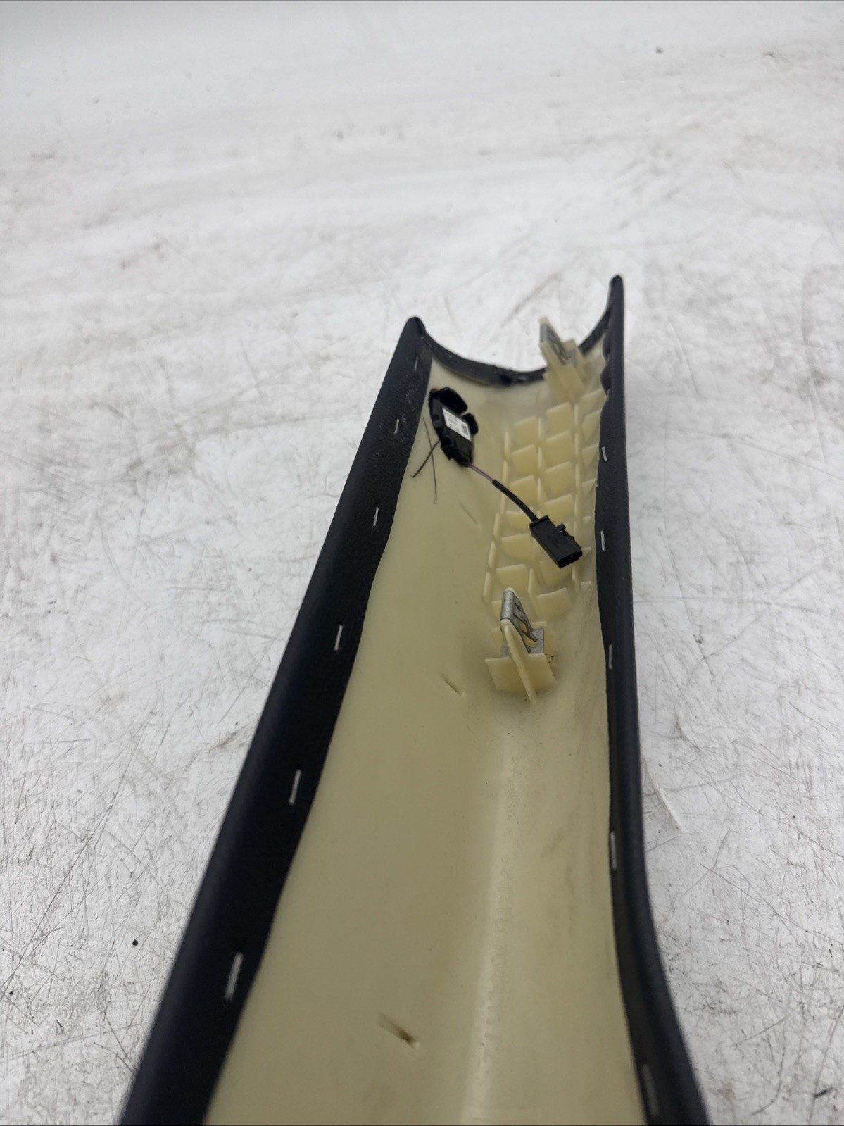 05-13 CHEVROLET CORVETTE C6 FRONT LOWER LEFT DRIVER SIDE PILLAR TRIM BLACK OEM