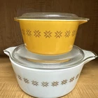 VINTAGE PYREX TOWN AND COUNTRY CASSEROLE SET #473 & #475 WITH LIDS
