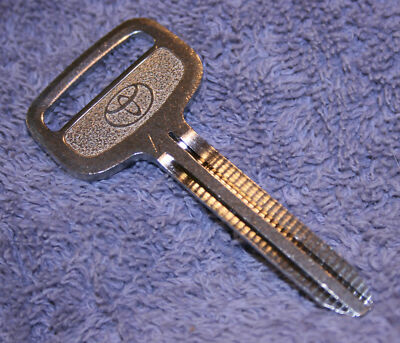 Toyota Metal NON-Transponder Blank Key Genune OEM 90999-00186 | EBay - Foto 3