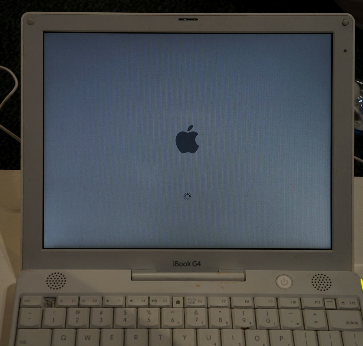 Vintage Apple iBook G4 Laptop 1.07 GHz 12.!