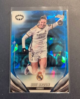 SIGNE BRUUN, 074, REAL MADRID, Base, Topps Chrome Sapphire UWCL 2023/24