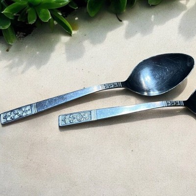 2 x Customcraft CUS3 oval soup spoon SS vtg Textured Handle Flatware