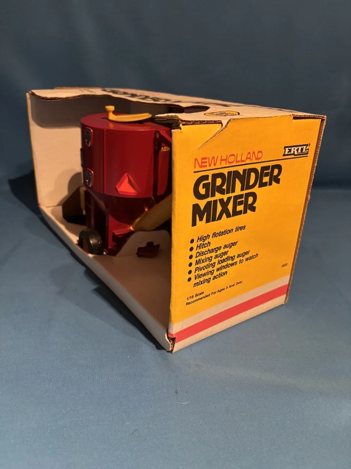 Molinillo-mezclador escala 1/16 Diecast Ertl 1986 New Holland #323 con acción de mezcla Foto 4 de 4