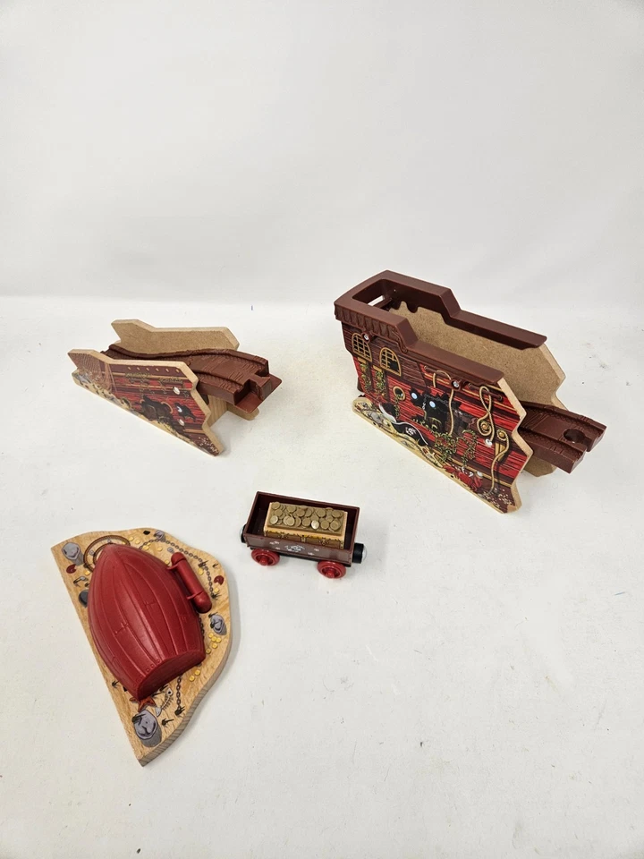 Juego de 8 figuras de barco pirata ferroviario de madera Thomas & Friends puente túnel en muy buen estado Foto 3 de 4