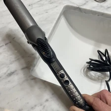 Black Revlon Pro Medium Barrel Hair Styling Curling Iron Wand 3/4". Not Used!