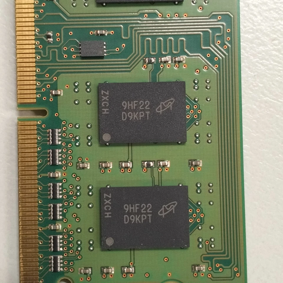 Micron 1GB DDR3 PC3-8500S 1066MHz CL7 non-ECC SoDIMM Memory MT8JSF12864HZ-1G1F1 - Image 4 of 4