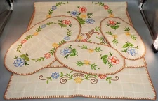 Vintage Linen Table Runner 3 Matching Doilies Embrodered