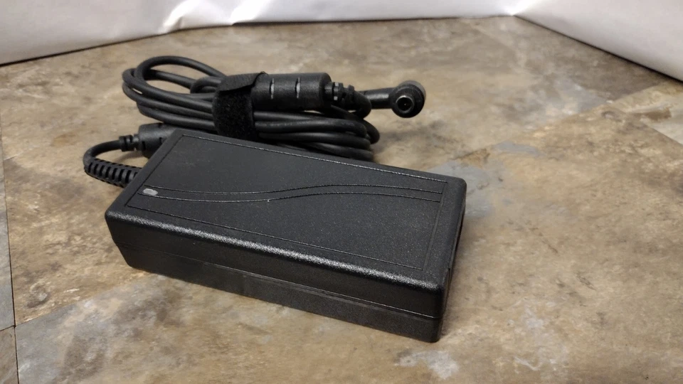 Power Cube 4 Adapter 48V 1A for Cisco IP Phone CPPWRCUBE4-CK - Image 2 of 3