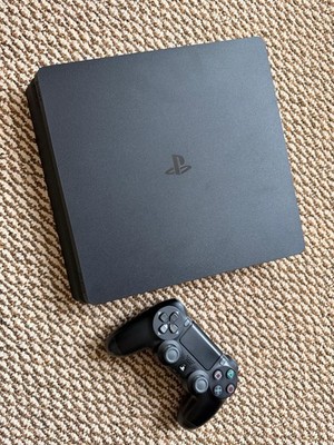 PlayStation 4 Slim Mit Controller 500GB