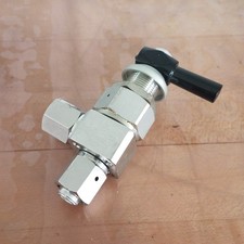 Parker 54010118 Shut off Angle Valve, 3000 PSIG Max, 316L, 07PMP-442VFVFA - USED