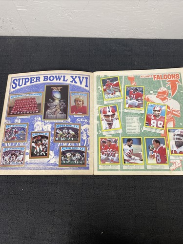 1982 Topps Football Sticker Album - Complete Montana Payton Dorsett - Picture 5 of 22