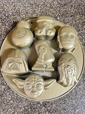 STAR WARS- Williams Sonoma Cakelet Cake Pan, Non-Stick Aluminum