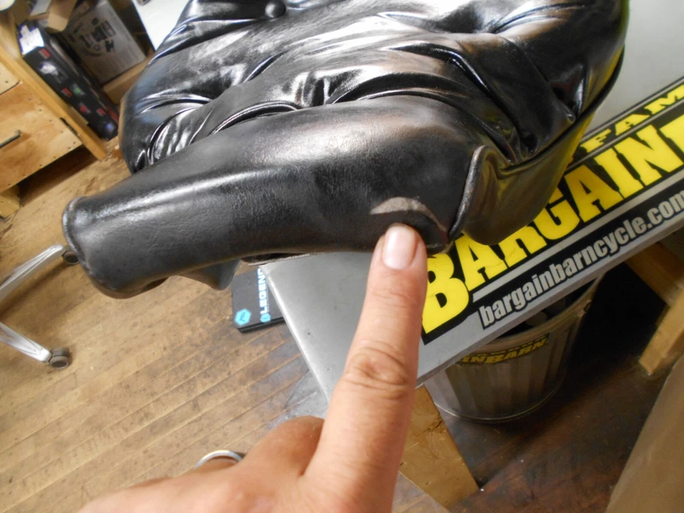 harley touring seat ultra classic electraglide stock oem seat 1980’s - Image 3 of 4