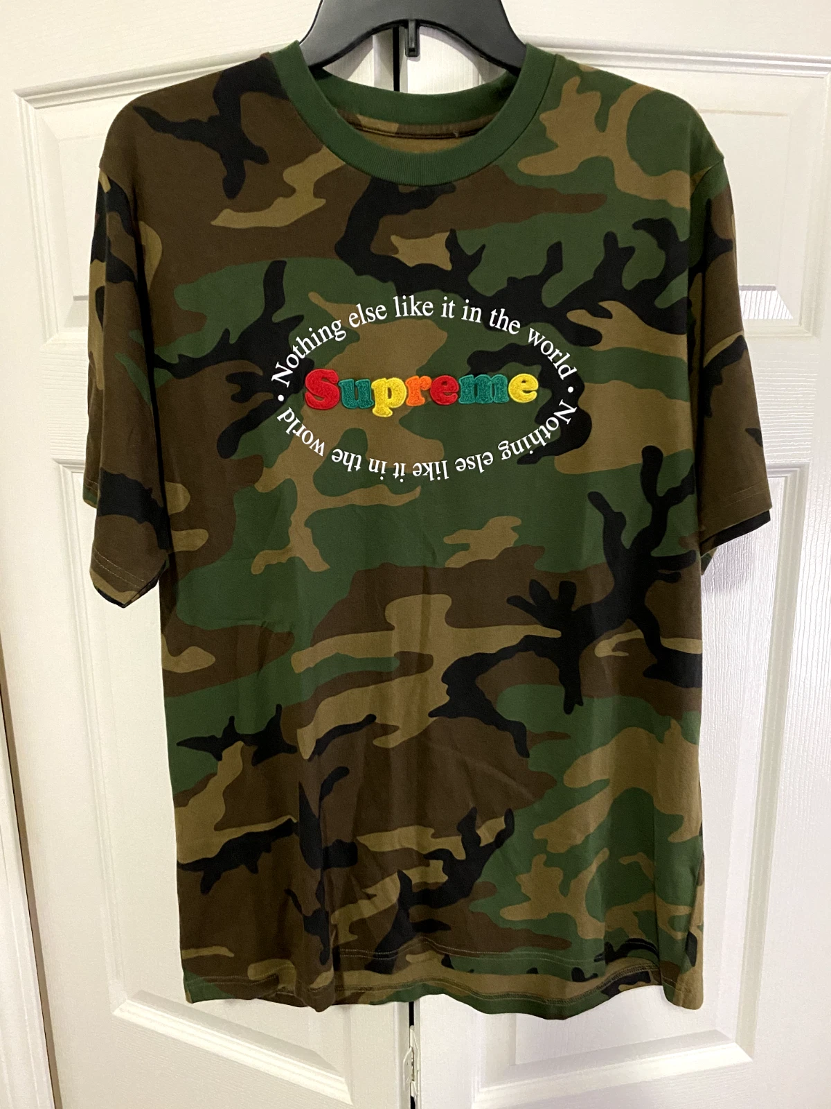 Chemise à manches courtes Supreme Camo (taille moyenne)   AUTOCOLLANT GRATUIT AVEC ACHAT !