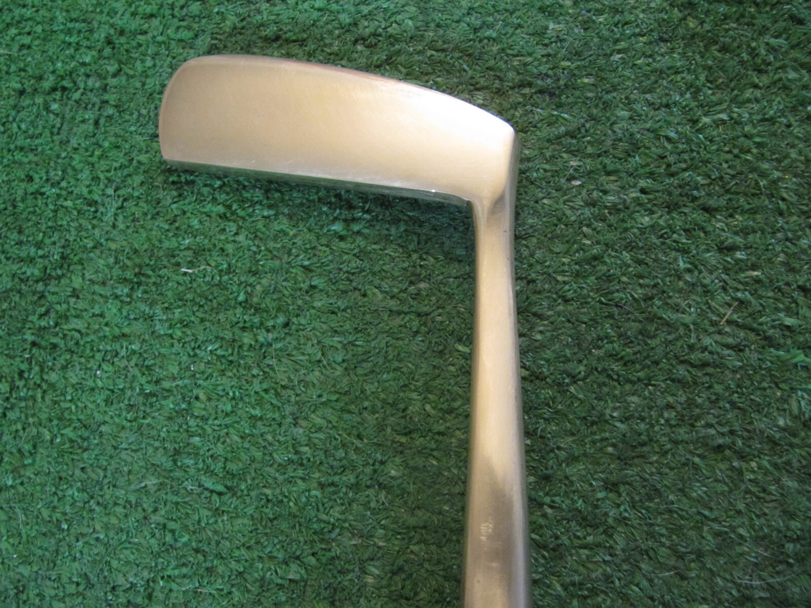 VINTAGE WOOD SHAFT OTEY CRISMAN MODEL 340-H BRASS PUTTER, NICELY REFURBISHED