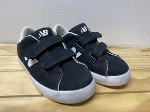 new balance kids black shoes