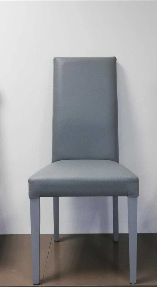 Sedia Imbottita In Ecopelle con Piedi in Legno, Colore Grigio- Bianco-Tortora - Immagine 2 di 4