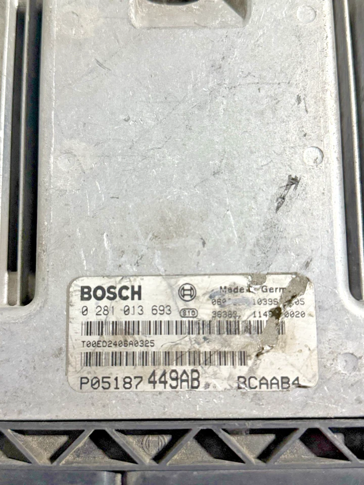 CALCULATEUR MOTEUR DODGE CALIBER  2.0 CRD 0281013693 P05187449AB A DECODER - Immagine 2 di 4