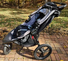 Baby Jogger Summit x3 Black Stroller comes w/ car seat adapter & child tray