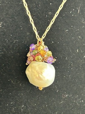 Baroque pearl necklace 