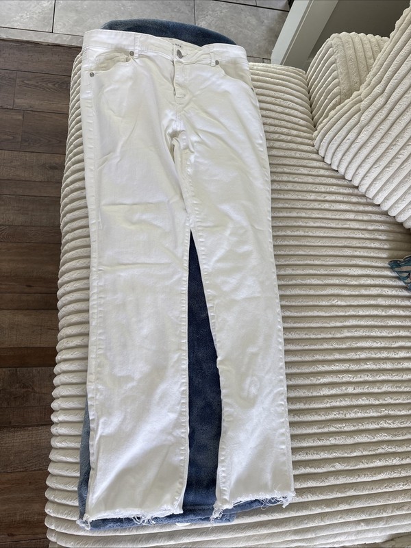 Made And Loved Loft White Jeans Curvy Straight 30/10 Fringed Ankle Women’s