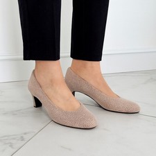 VANELi Vintage Dayle 9 Taupe Womens Classic Embossed Leather Slip On Heeled Pump