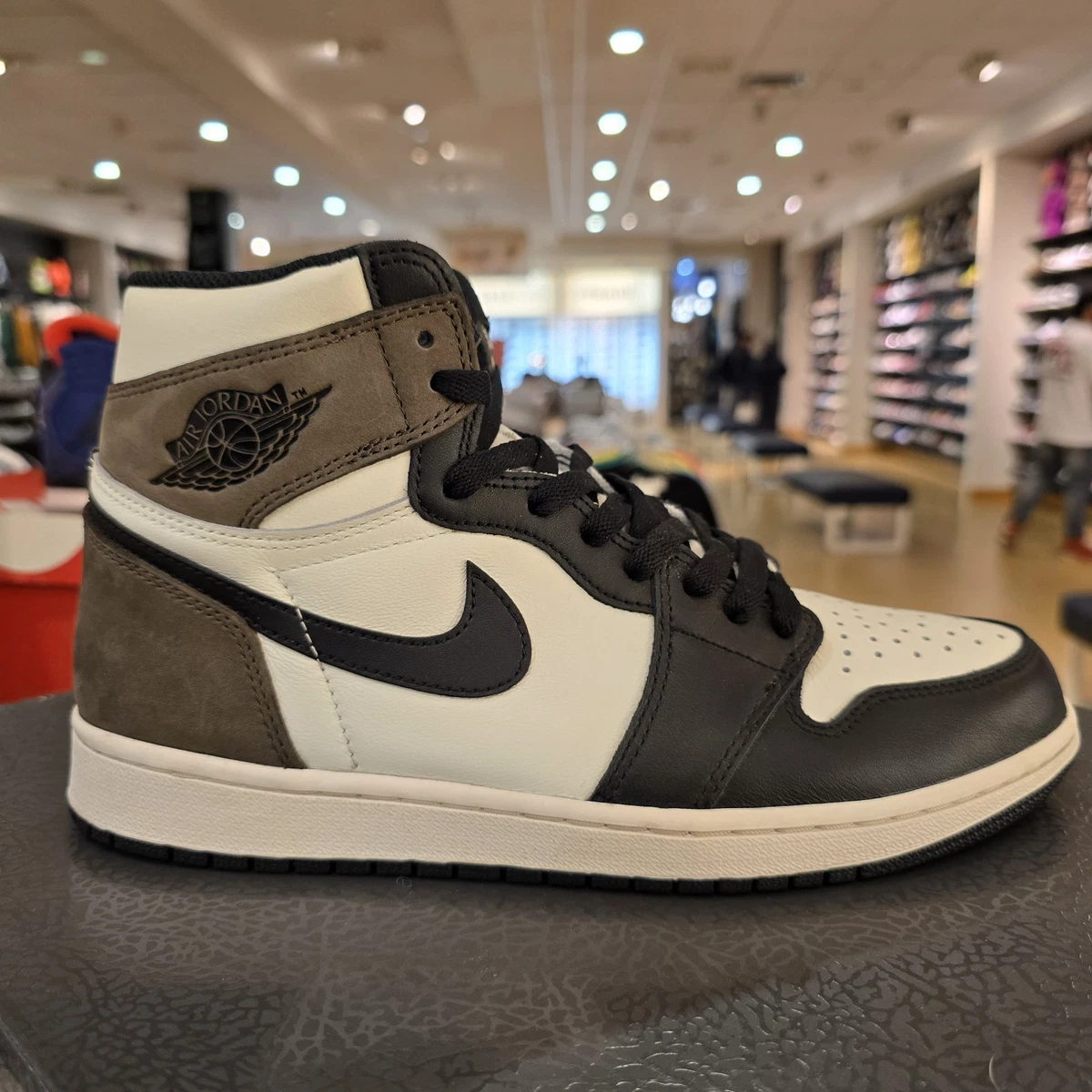 Jordan 1 Retro OG High Dark Mocha for Sale | Authenticity
