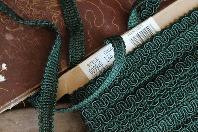Vintage 1990s Green Gimp Trim, Conso 1/2'' Wide Scroll, 3 yards, Sewing Or Craft