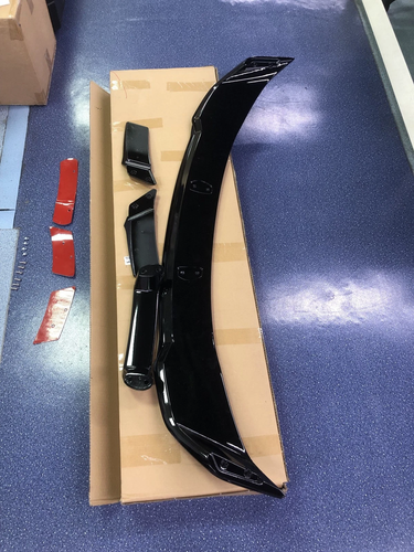 Alerón labial trasero negro brillante para Ford Mustang GT Dark Horse 2024-25 - Imagen 10 de 10