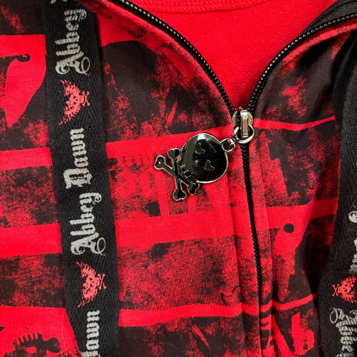 Avril Lavigne Abbey dawn パーカー 総柄　S　サイズ AVRIL LAVIGNE Abbey DAWN S size Zip Hoodie Bone Guitar Used