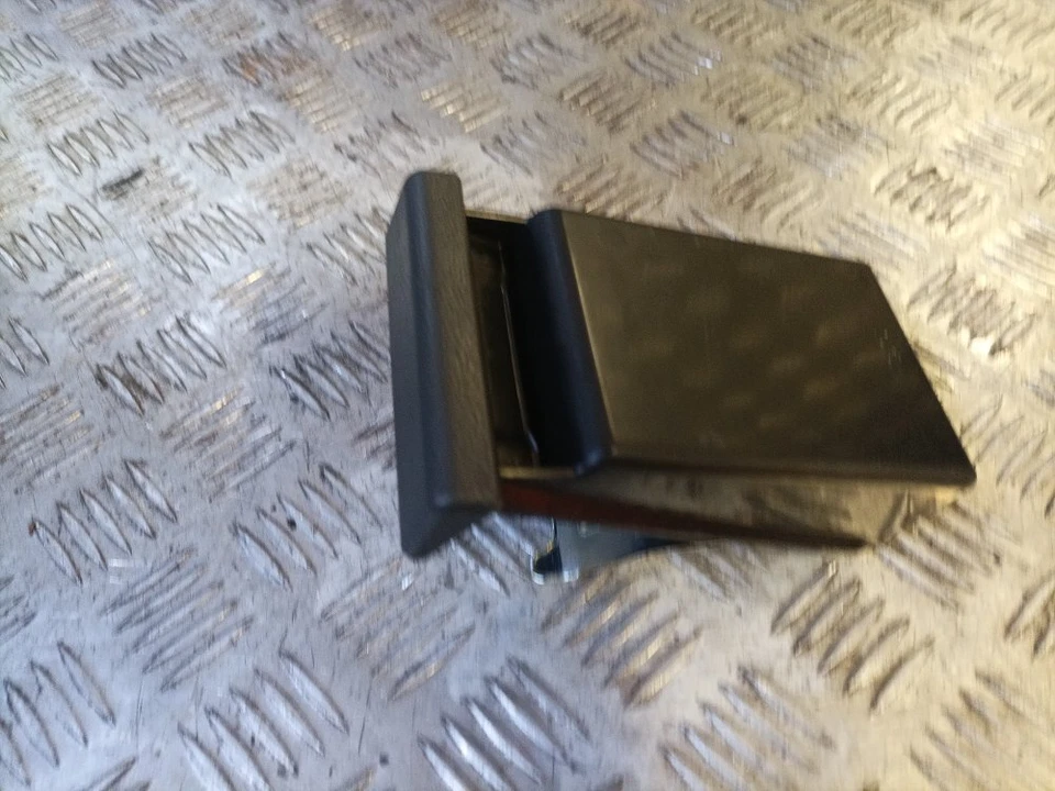 ROVER 200 SALOON 1984-1989 FRONT DASH ASHTRAY - Image 2 of 4