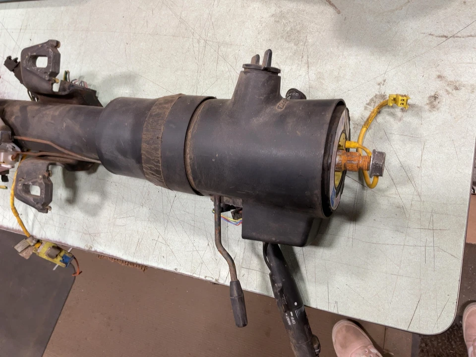 Steering Column CHEVY CAMARO 93 94 95 96 97 98 NO KEY - Image 2 of 2