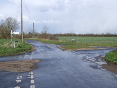 Photo 6x4 Crossroads near Sweeting's Green Bush Green/TM2187 Looking ...