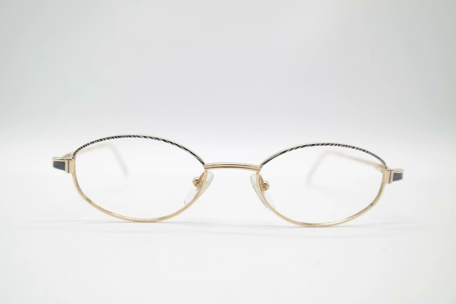 Vintage L Art by AMA 1862 002 Titanium Gold Black Silver Oval Glasses NOS