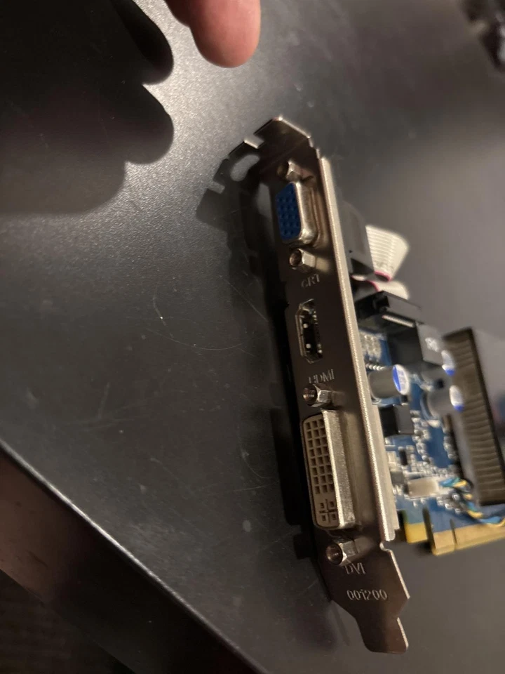 NVIDIA GeForce GT 220 1GB DDR2 Graphics Card - Image 2 of 3