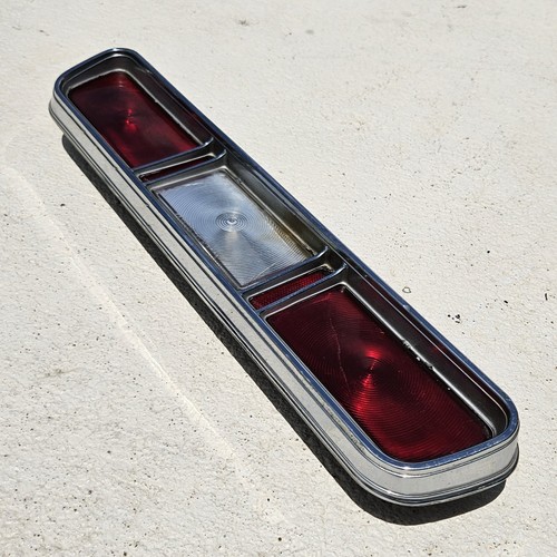 OEM 1967 Chevrolet Impala LH & RH Tail Light Assemblies / Housings & Lenses - Foto 2 di 8