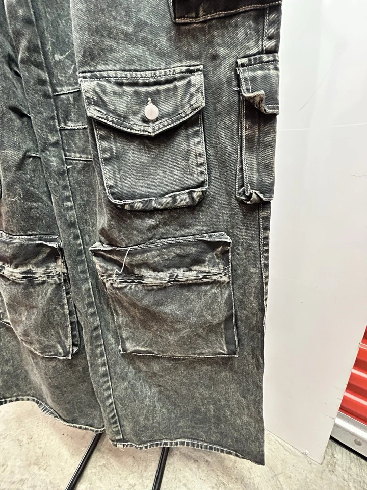 Fashion Nova Acid Wash Cargo Pants Size XL Black (plus size 14) - Image 4 of 4