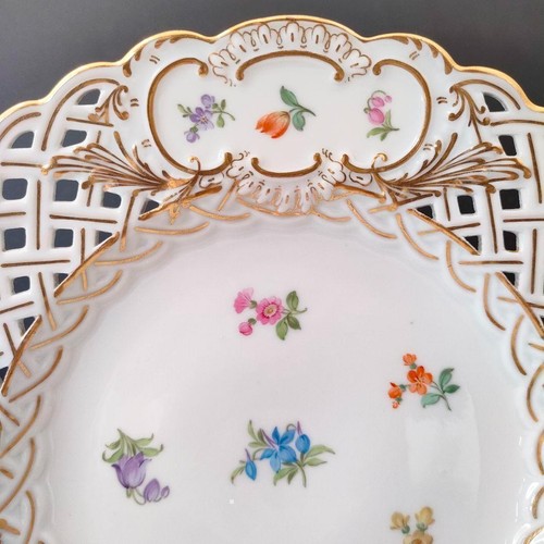 MEISSEN 20.5Cm Earring Edge Small Flowers Fluffy Gold Colored DDU - Picture 2 of 10