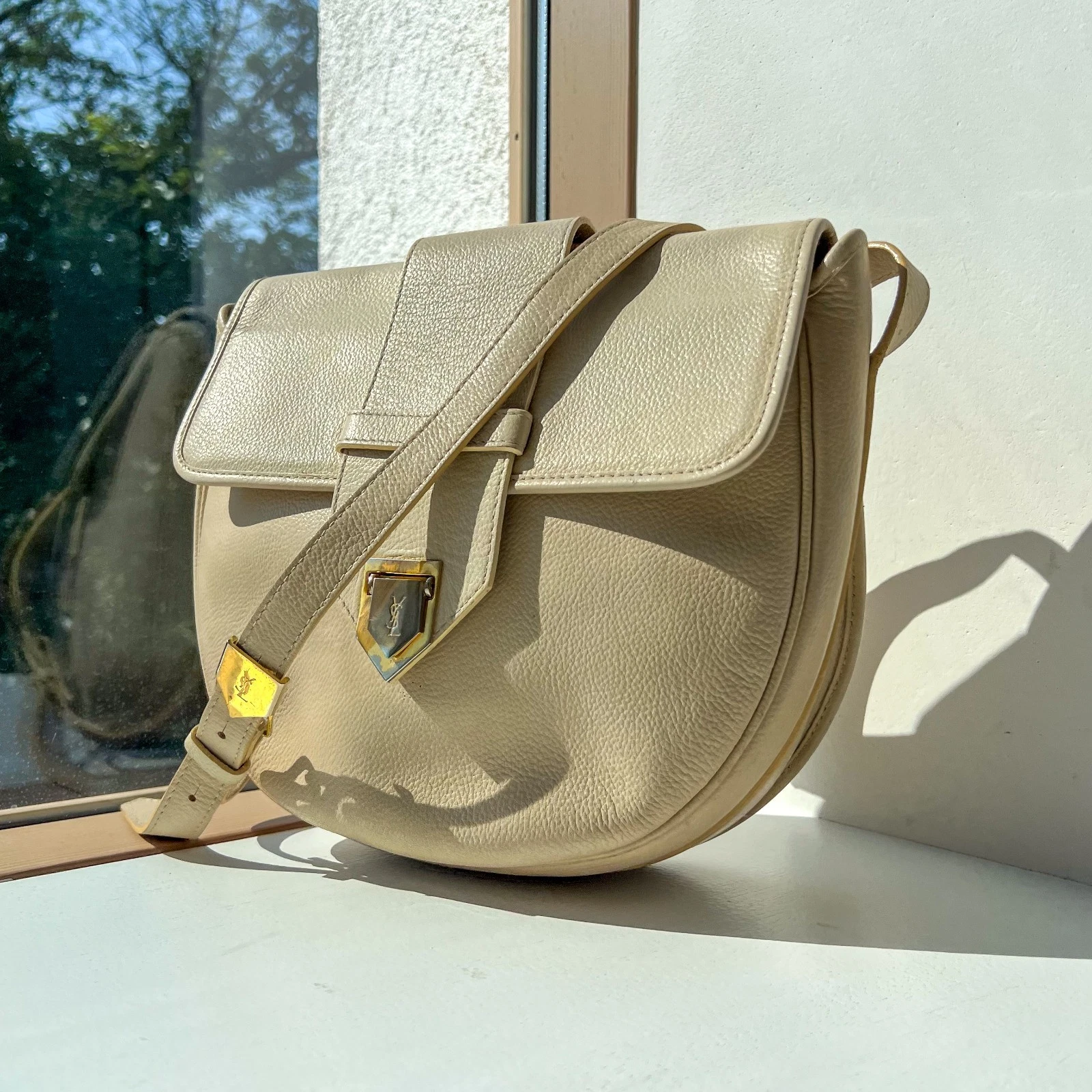 SAINT LAURENT (YSL) Borsa a tracolla Saint Laurent Cassandra YSL in pelle avorio oro autentica