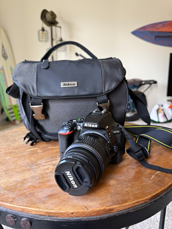Nikon D5500 DSLR Camera Bundle w/ SB-700 Speedlight Flash & Bag, Black