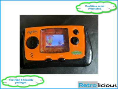 Miuchiz Monster Inferno Handheld elektronisches Spiel - sicherer Versand