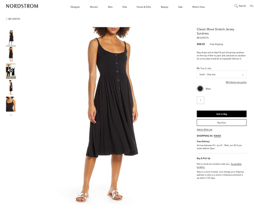 Robe de soirée longue avec encolure asymétrique et silhouette godet